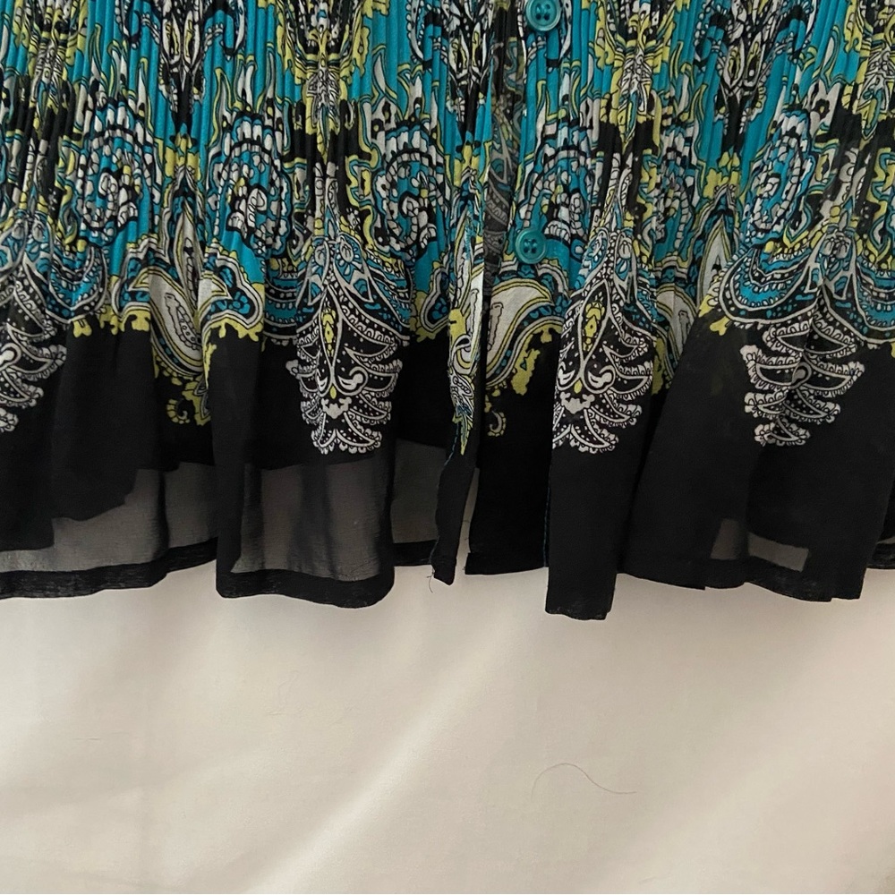 Light Spring Blouse - Picture 3 of 3